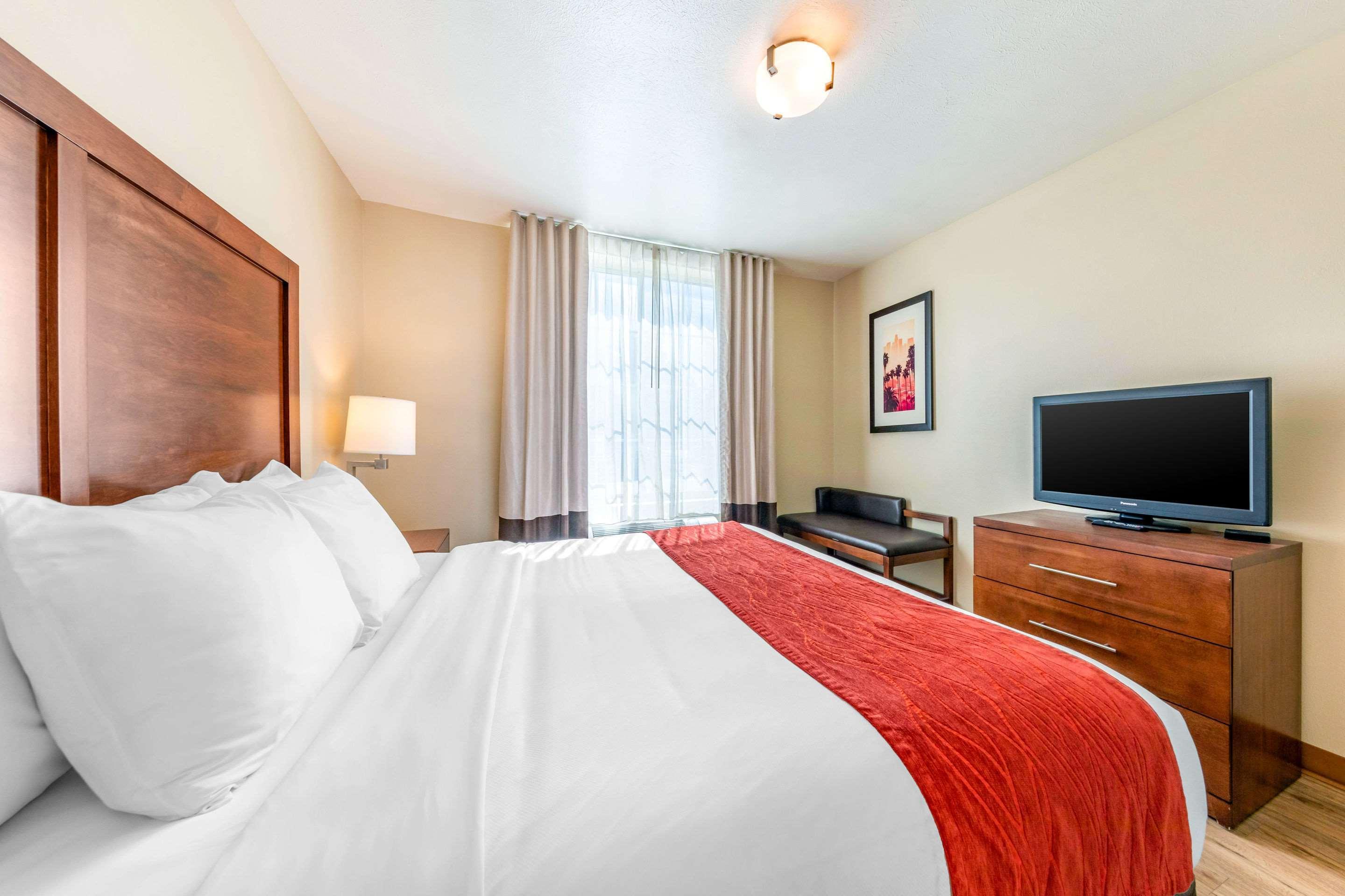 Comfort Inn & Suites Lancaster Antelope Valley Exteriér fotografie