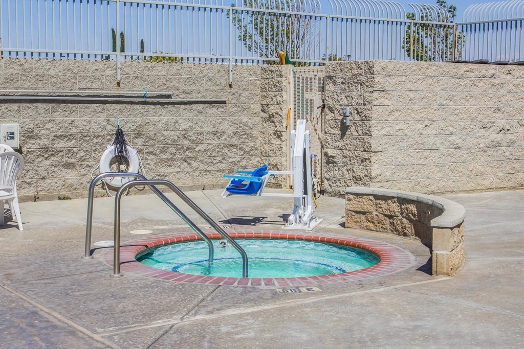 Comfort Inn & Suites Lancaster Antelope Valley Exteriér fotografie
